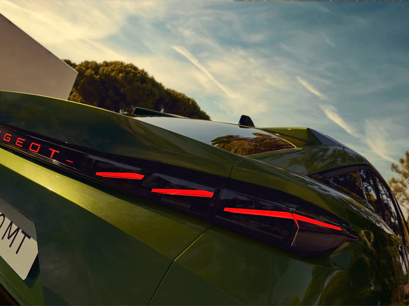 leds traseiras novo peugeot e-408